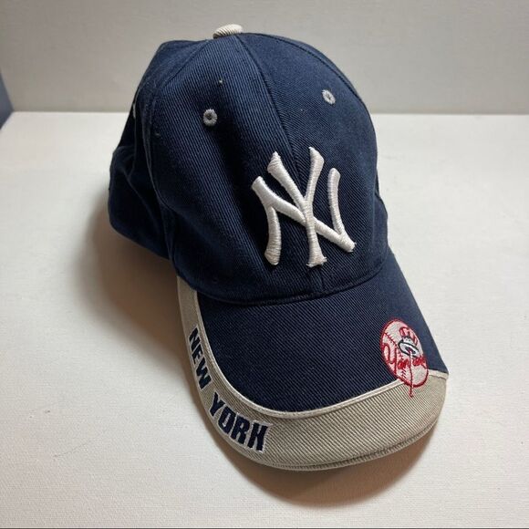New York Yankees Brand MLB Genuine Merchandise Strapback Baseball Hat - Picture 1 of 6